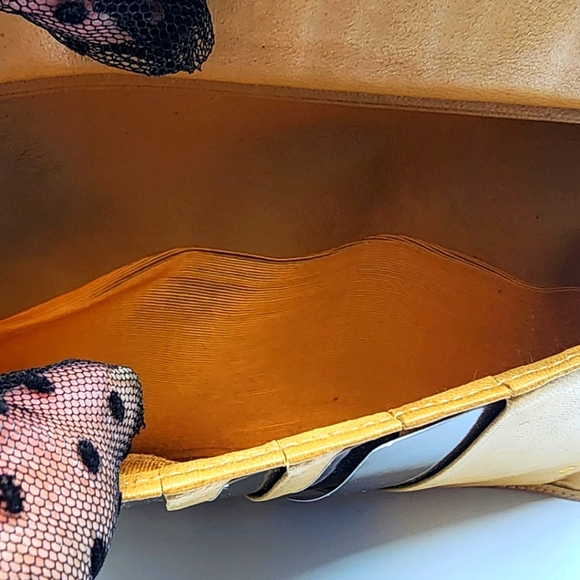 Chanel Tan Quilted Leather Wallet - Picture 4 of 7